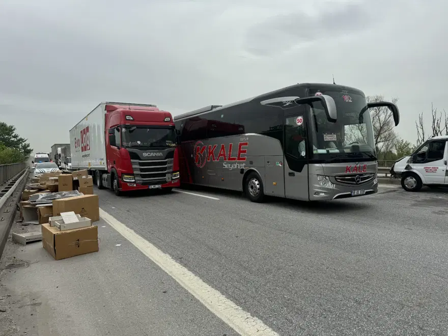 Anadolu Otoyolu'nda kaza: 2 yaralı 5