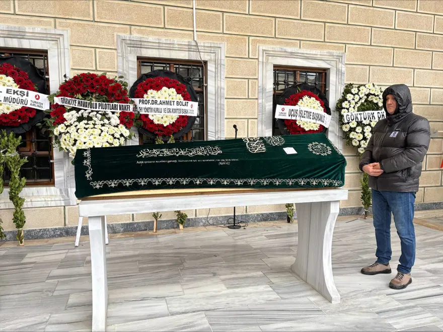 Kazada ölen THY pilotuna gözyaşlarıyla veda 2 Kazada ölen THY pilotuna gözyaşlarıyla veda 2