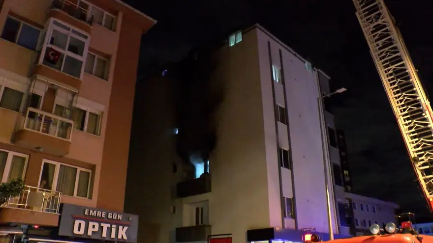 İstanbul'da apart otelde yangın 1 İstanbul'da apart otelde yangın 1
