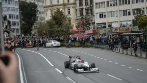 Ulaştırma ve Altyapı Bakanı: İstanbul'daki Formula1 yarışlarını 2 milyar kişi izleyecek Ulaştırma ve Altyapı Bakanı: İstanbul'daki Formula1 yarışlarını 2 milyar kişi izleyecek