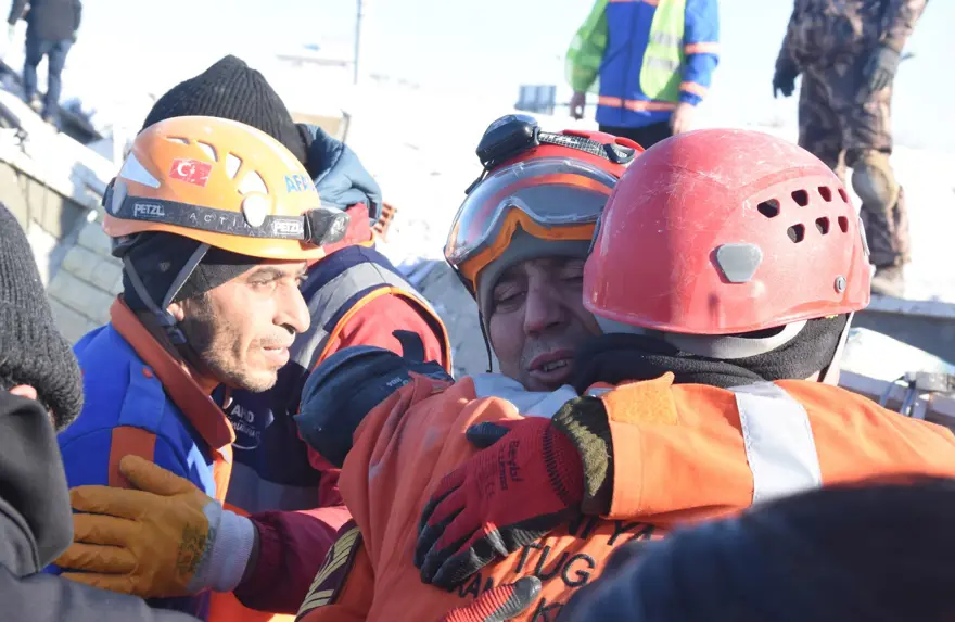 EKİPLERİN SEVİNÇ GÖZYAŞI 3