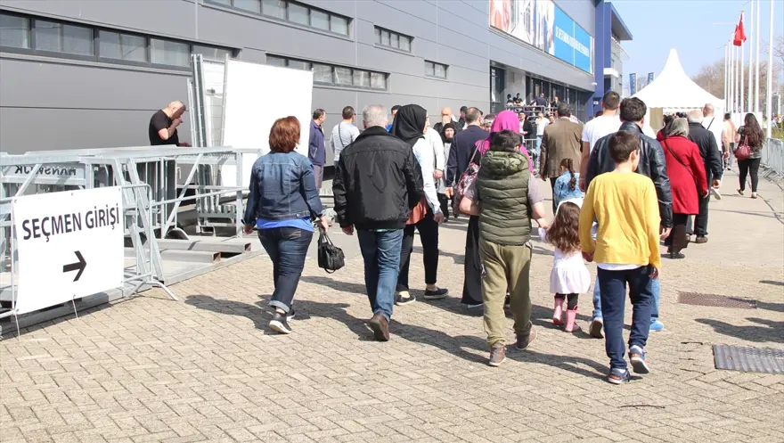 Yurt dışında oy verme işlemi sona erdi 7