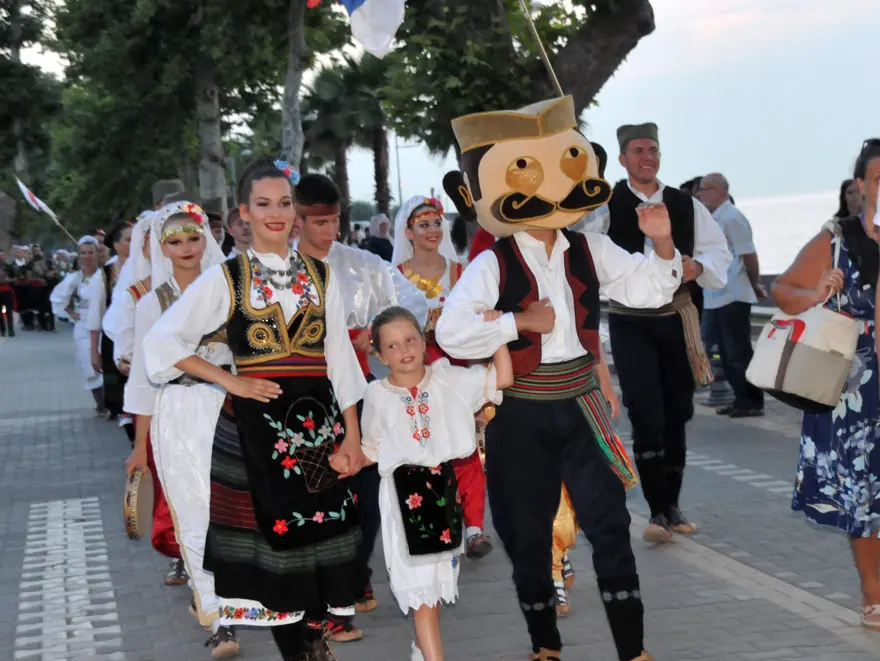 Halk Dansları Festivali'nde renkli görüntüler 1