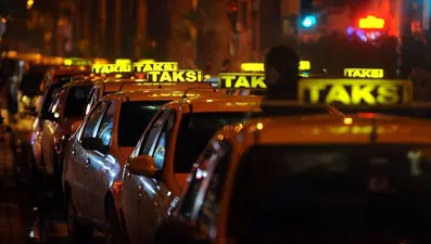 Ticari araç sürücülerinin yaş şartında süre uzatıldı