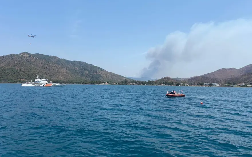 Marmaris'te yanan ormanlık alanda soğutma çalışmaları sürüyor 5
