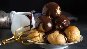 Profiterol nasıl yapılır? (Profiterol tarifi ve gerekli malzemeler) Profiterol nasıl yapılır? (Profiterol tarifi ve gerekli malzemeler)