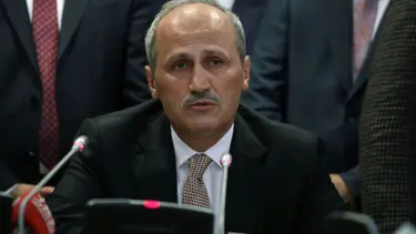 Bakan Turhan: Yenikapı kruvaziyer limanı ile İstanbul'a 3 milyon turist gelecek