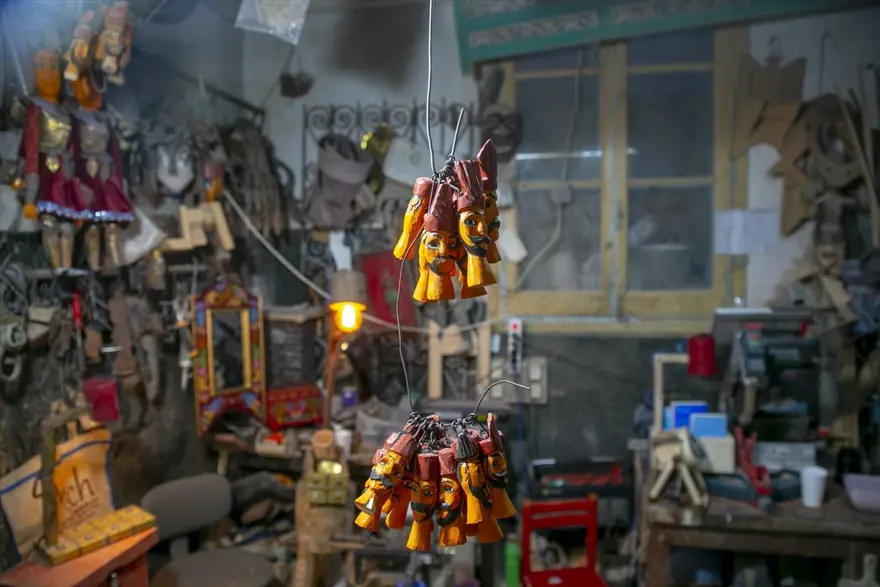 Osmanlı'daki ahşap kukla geleneğini yaşatıyorlar 8 Osmanlı'daki ahşap kukla geleneğini yaşatıyorlar 8