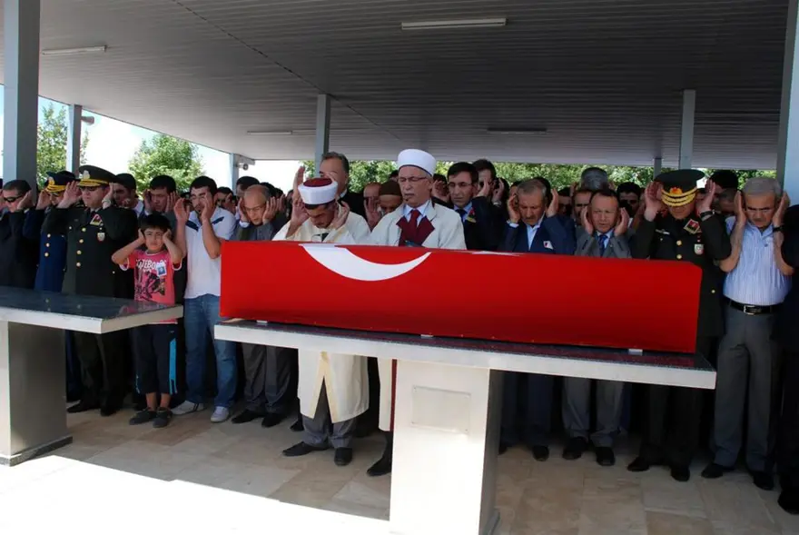 Türkiye şehitlerini uğurluyor 3