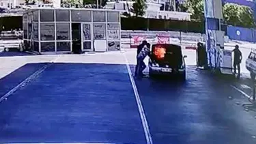 Şanlıurfa'da otomobil akaryakıt istasyonunda alev aldı