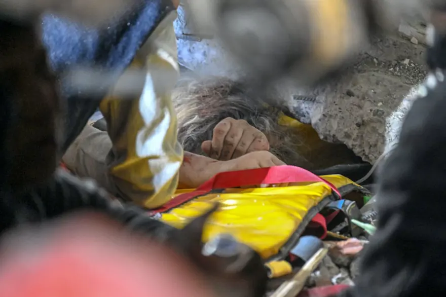 Deprem bölgesinden mucize kurtuluşlar 111