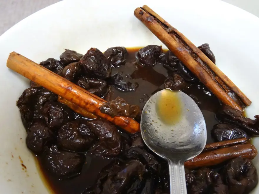 KABIZLIĞI YENMEK İÇİN KURU ERİK SUYU 3