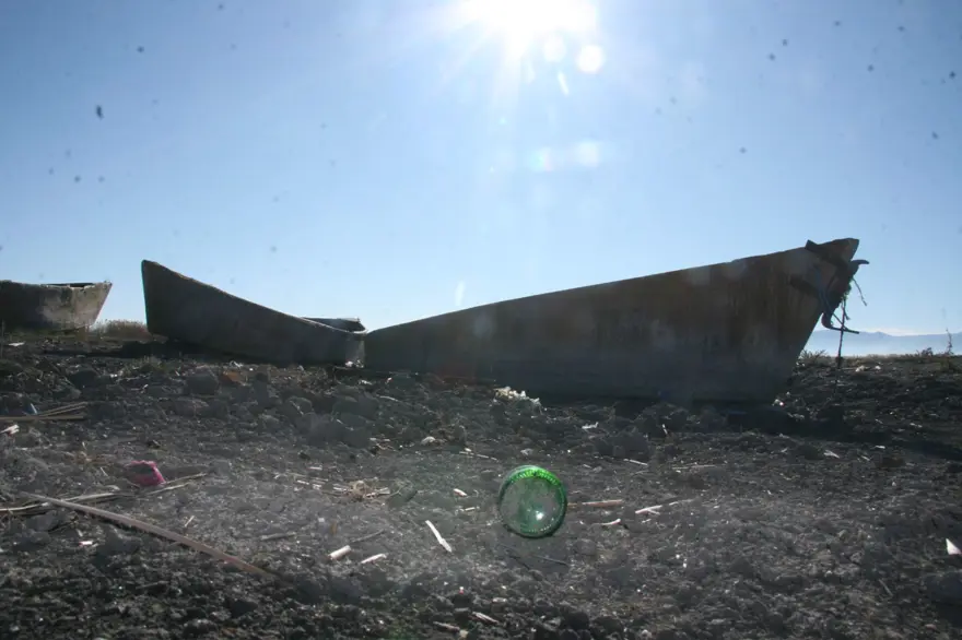 Eber Gölü'ndeki suların çekilmesiyle kayık mezarlığı oluştu 8