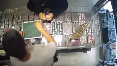 Kuyumcuda 160 bin liralık hırsızlık: İki şüpheli yakalandı