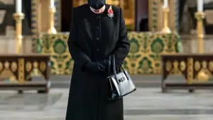 Kraliçe Elizabeth ve eşi Philip, corona virüs aşısı oldu