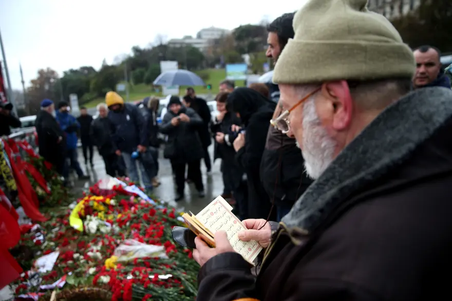 Şehitler Tepesi’ne ziyaretler sürüyor 23 Şehitler Tepesi’ne ziyaretler sürüyor 23