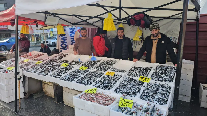 Bolluk sürüyor, tezgahta 75 liradan yerini aldı: "3 tanesi 100 liraya kadar düştü" 1