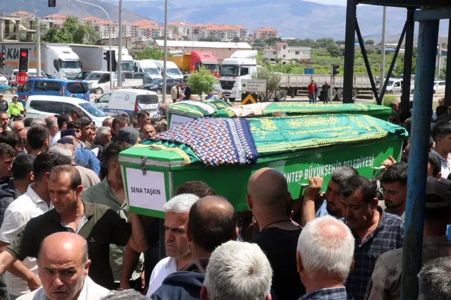 Gaziantep'teki katliam gibi kazada ölenlere veda 11