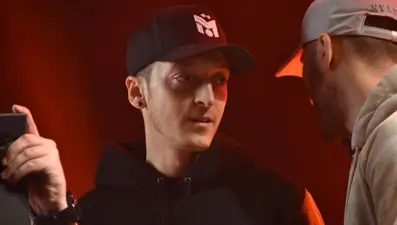 Mesut Özil'den Filistinli çocuklar için bağış