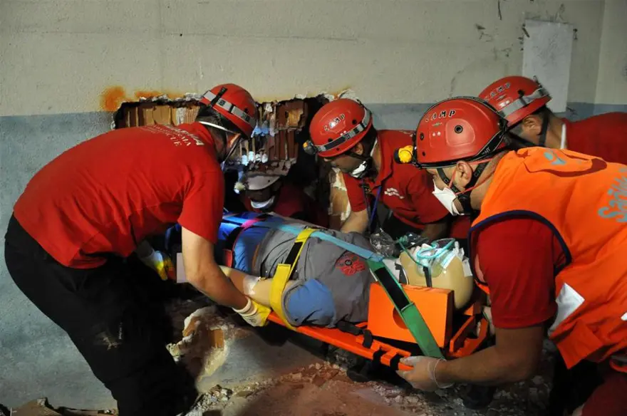 Gerçeği aratmayan deprem tatbikatı 17
