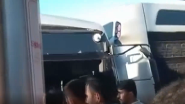 Kadıköy'de metrobüsler çarpıştı