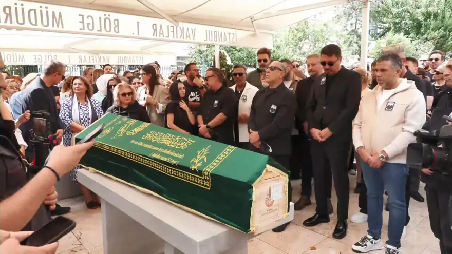 Metin Arolat'a veda 1