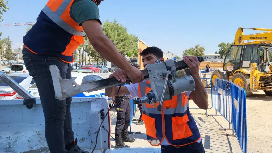 72 kişiye mezar olan İsias Otel'de 3. kez karot örneği alınıyor 4