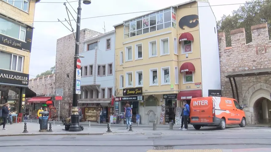 İstanbul'da 250 yıllık tarihi çeşmenin üzerine bina diktiler 4