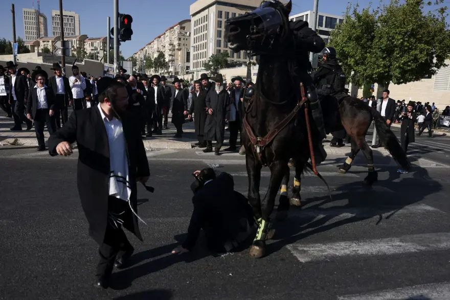 İsrail'de zorunlu askerlik: Ultra-Ortodoks Yahudiler polisle çatıştı 1