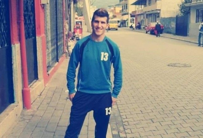 Futbolcu Hüseyin Kaya'nın maç sırasında kalbi durdu