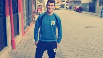 Futbolcu Hüseyin Kaya'nın maç sırasında kalbi durdu