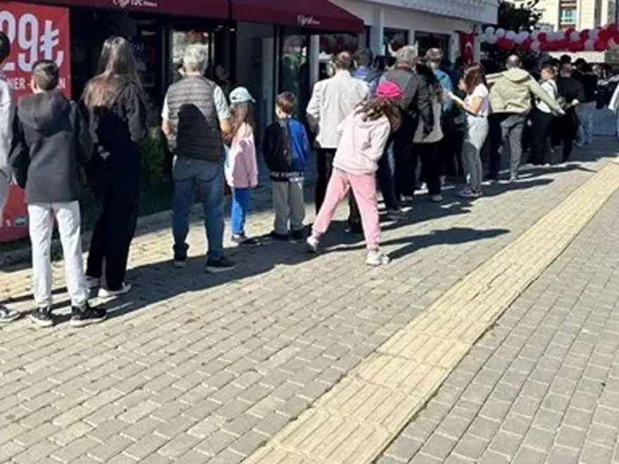Tavuk döner ve ayranı 29 liradan sattılar: Yoğun ilgi gördü 2