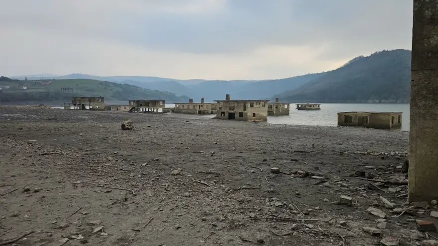 Su çekildi, köy gün yüzüne çıktı! 3 Su çekildi, köy gün yüzüne çıktı! 3