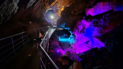 Türkiye'nin en uzun onuncu mağarası: Sıcaktan bunalan akın ediyor