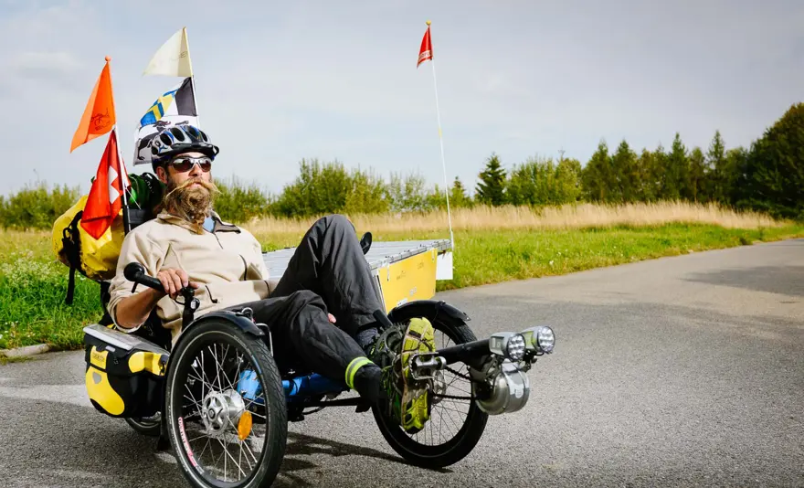 Güneş enerjili bisikletiyle dünyayı geziyor 5