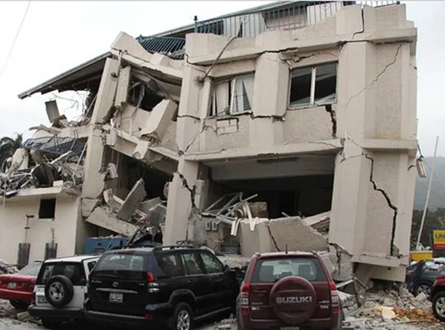 Deprem Haiti'yi yıktı 12