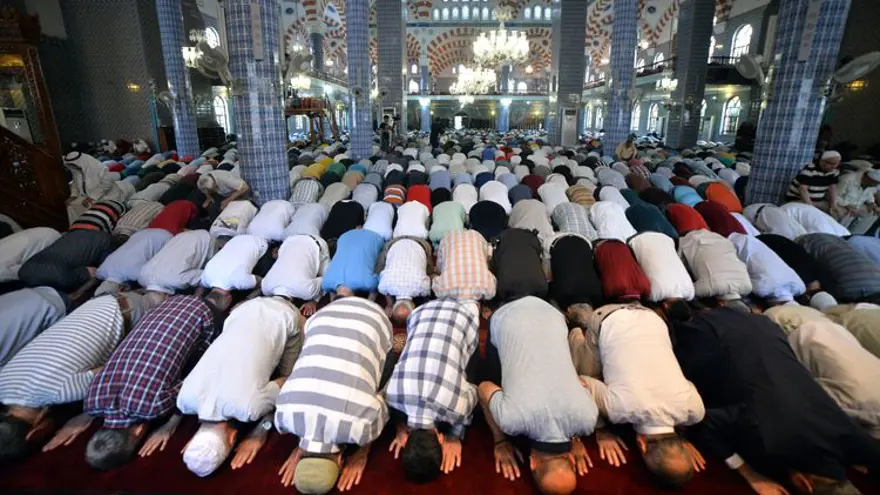 Bayram namazı hangi ilde saat kaçta kılınacak? 2025 Diyanet il il bayram namazı vakitleri 