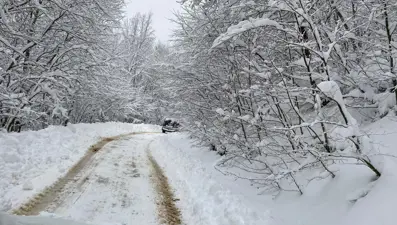 Amasya’da kar yağışı: 107 köy yolu kapandı