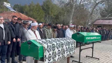 Evde çıkan yangında ölen karı kocanın cenazeleri defnedildi