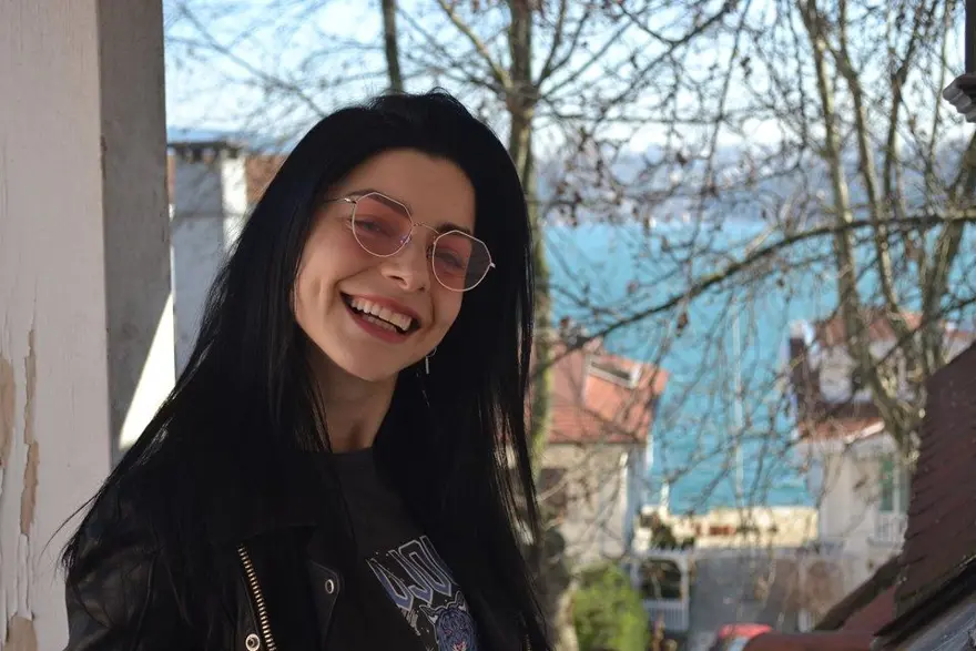 Merve Boluğur: PES'te rakip varsa çıksın karşıma (Makyajsız görüntülendi) 4