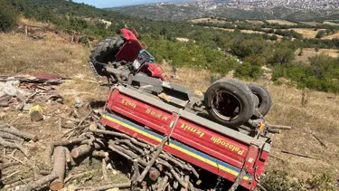 Kontrolden çıkan traktör bahçeye girdi, 4 kişi yaralandı