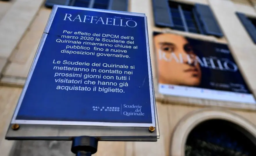 İtalya'da kız kardeşi karantinada ölen İtalyandan isyan çağrısı: Yardım edin 35