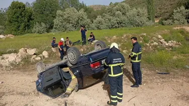 Takla atan otomobildeki çocuk öldü, anne ve babası yaralandı