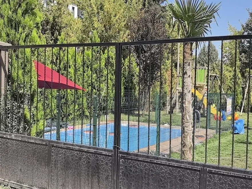 İhmaller ölüme götürmüştü: Minik Berra'nın eğitim gördüğü anaokulu kapatıldı 1 İhmaller ölüme götürmüştü: Minik Berra'nın eğitim gördüğü anaokulu kapatıldı 1