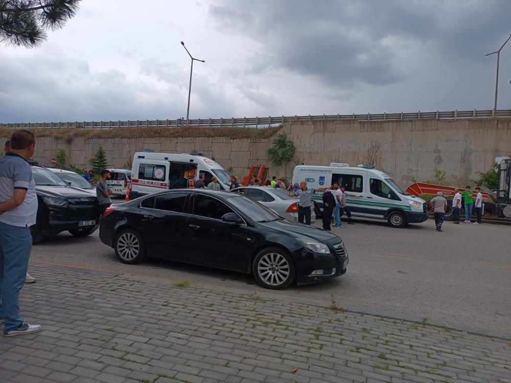 Ankara'da feci olay: TIR'dan fırlayan lastik can aldı