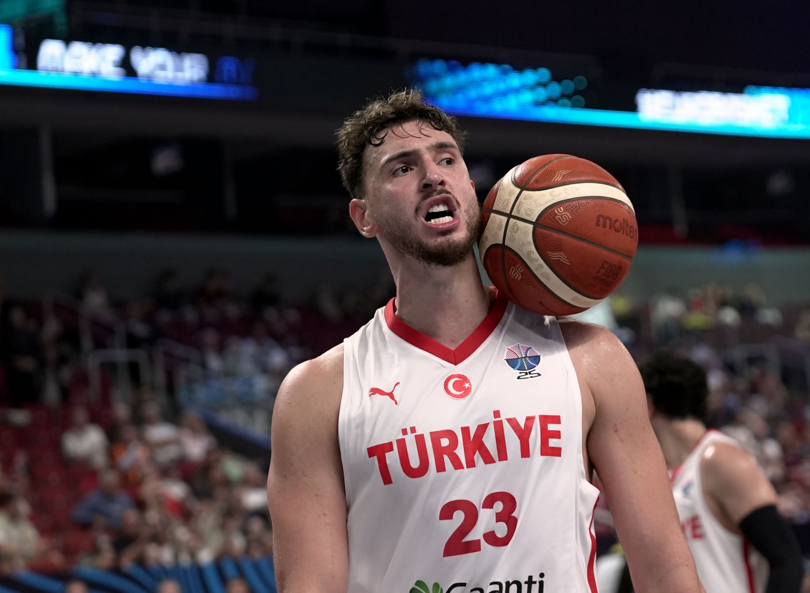 12 Dev Adam son 16 turunda