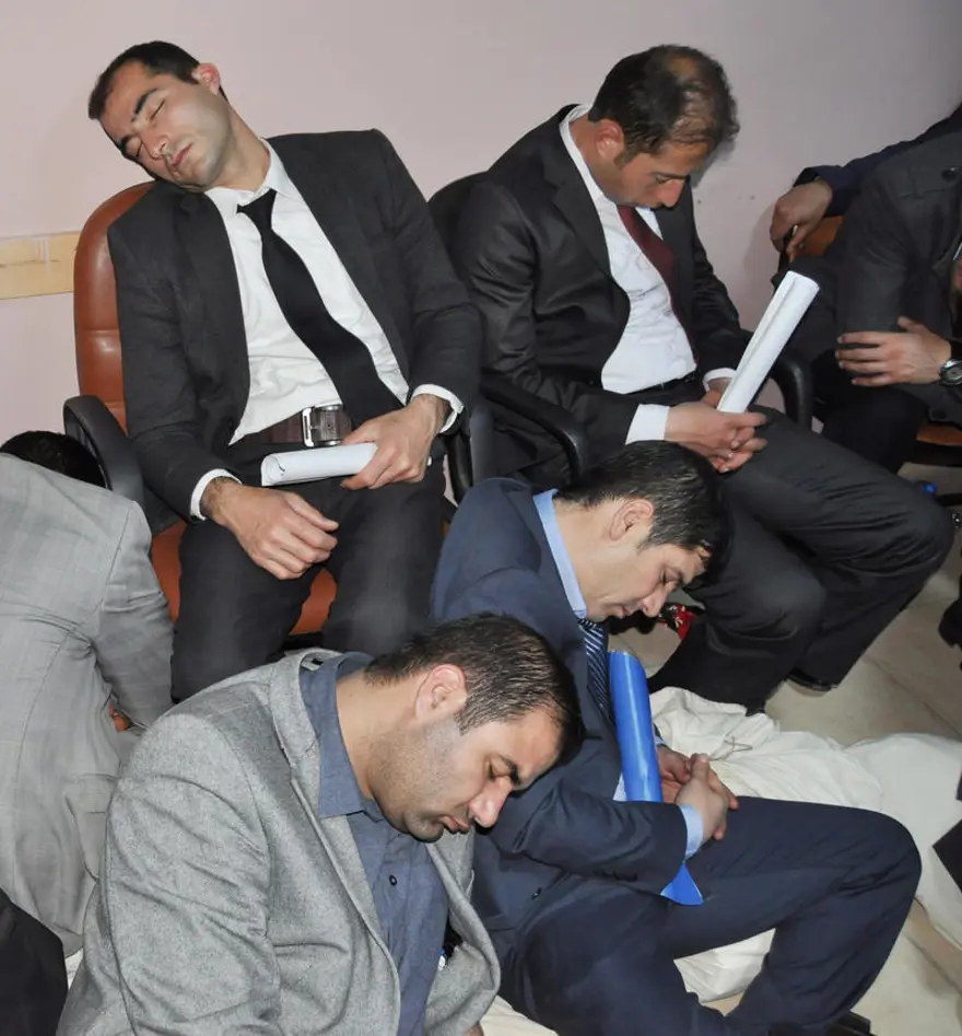 Seçim yarışında yorgun düştüler 8