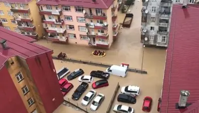 NTV sel bölgesinde: İlçe merkezi su altında kaldı