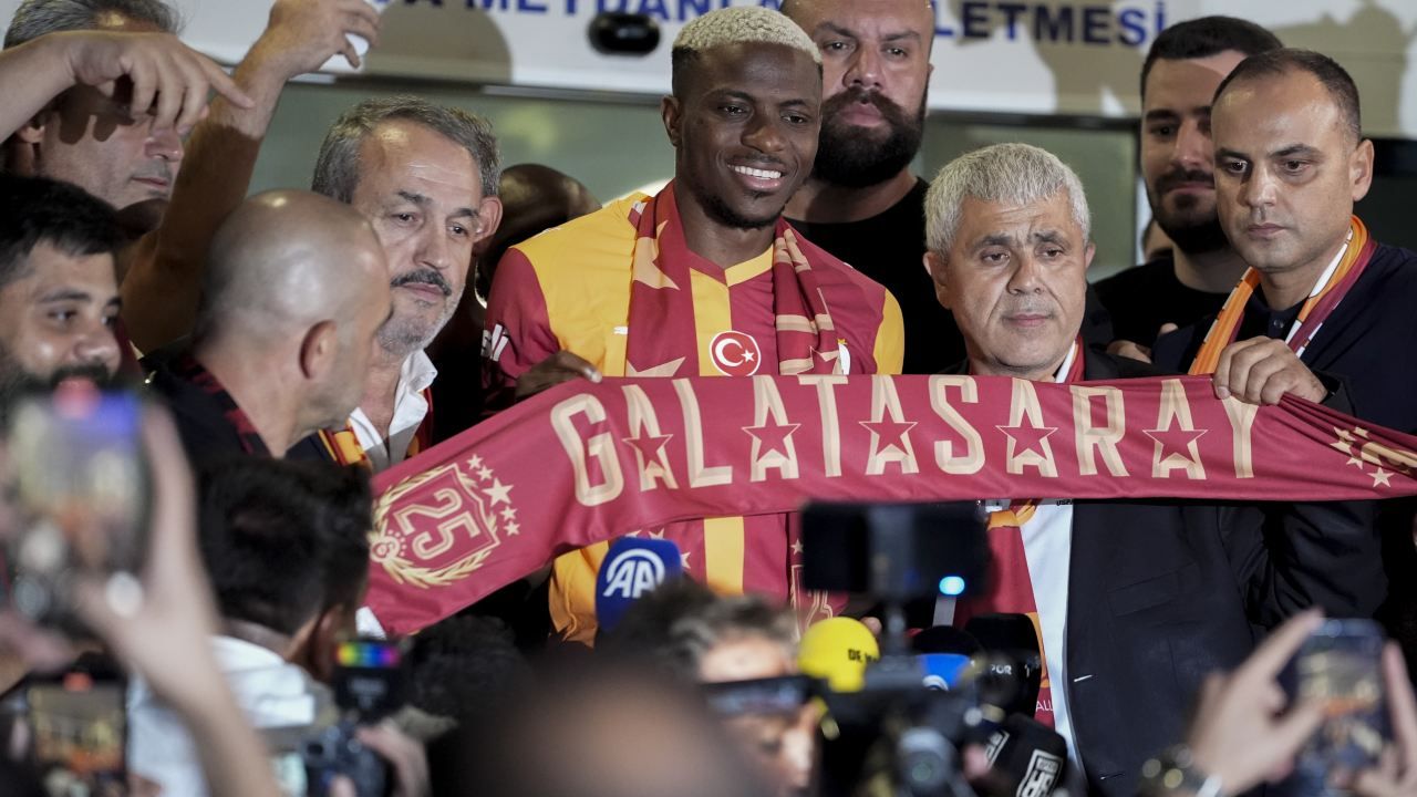 Victor Osimhen İstanbul'da