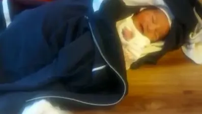 Geri dönüşüm noktasında yeni doğmuş bebek bulundu